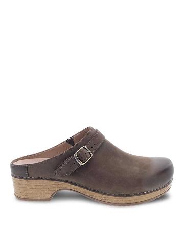Sabots Dansko Berry Burnished Nubuck Femme Taupe | FR 867PJJ